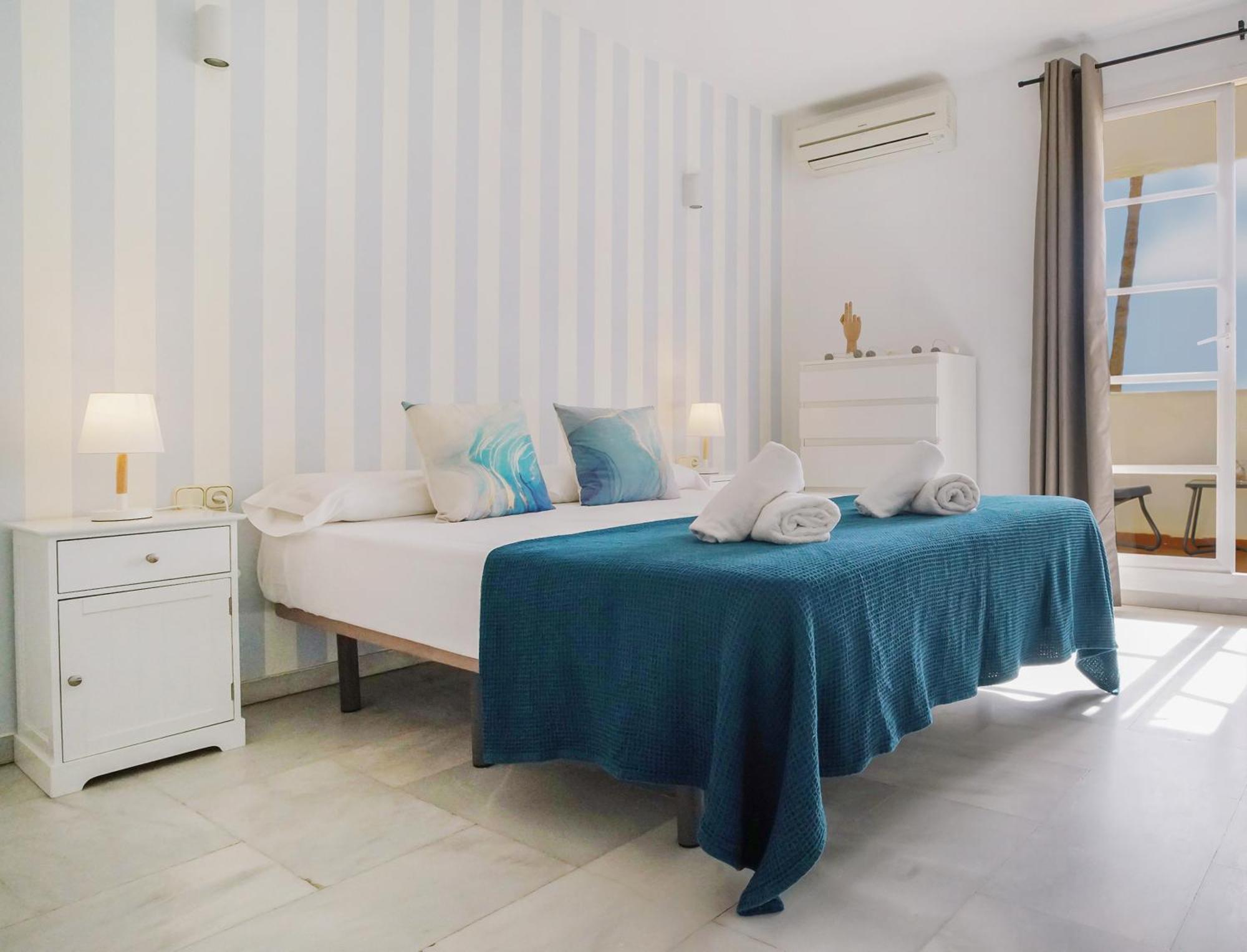 Puerto Marinero En El Puerto Marina De En El Corazón De La Costa Del Sol. Apartamento *